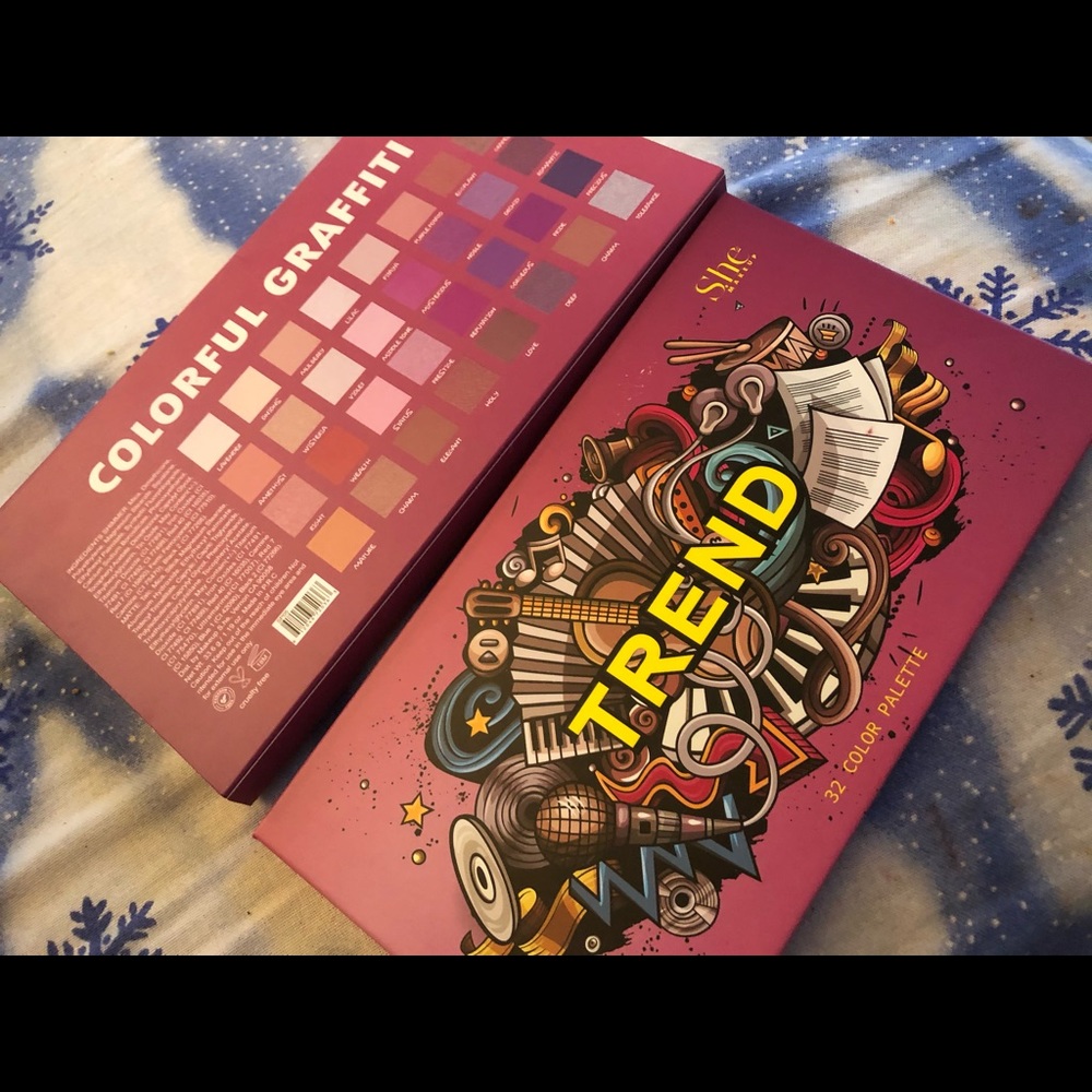 Eyeshadow palette